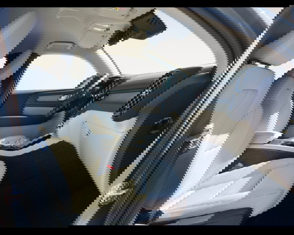 Volvo XC40 nuova a Bologna (13)