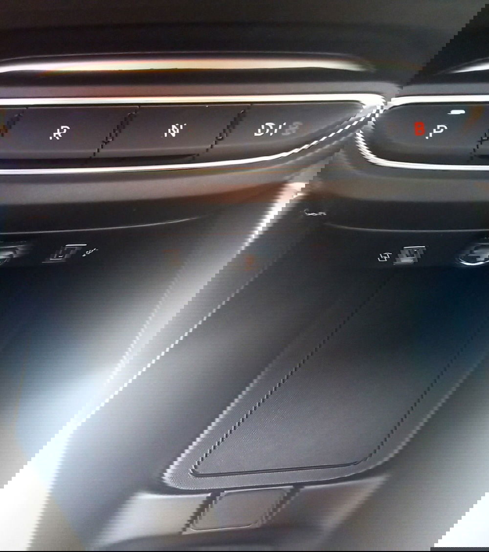 Jeep Avenger nuova a Benevento (10)