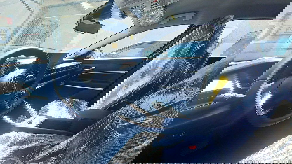 Jeep Avenger nuova a Benevento (12)