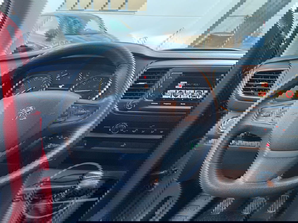 Peugeot Traveller usata a Roma (11)