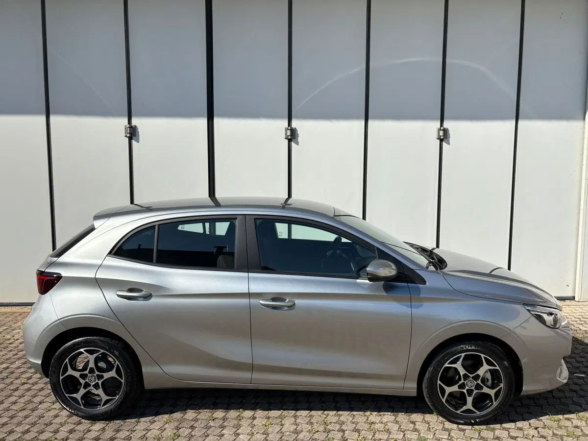 Mg MG3 nuova a Milano (7)