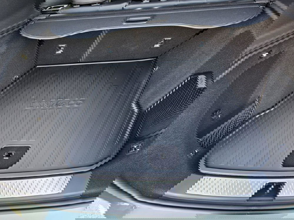 Lynk & Co 01 nuova a Pescara (11)