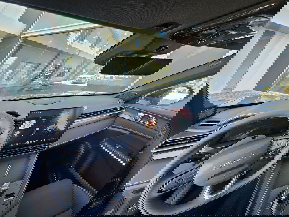 Lynk & Co 01 nuova a Pescara (19)