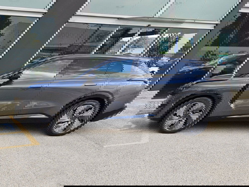 Lynk & Co 08 nuova a Pescara (4)