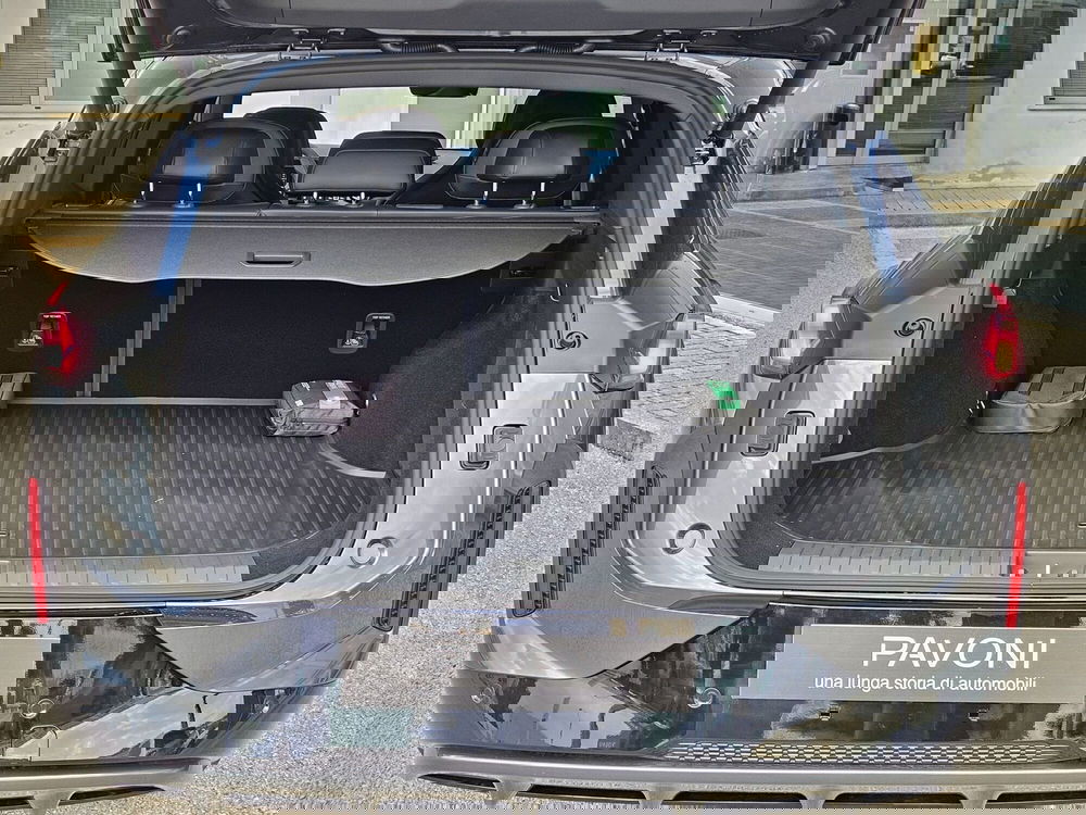 Lynk & Co 08 nuova a Pescara (7)