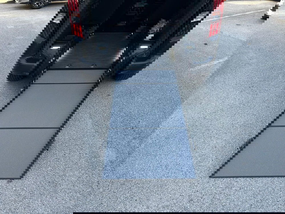 Peugeot Rifter nuova a Salerno (16)