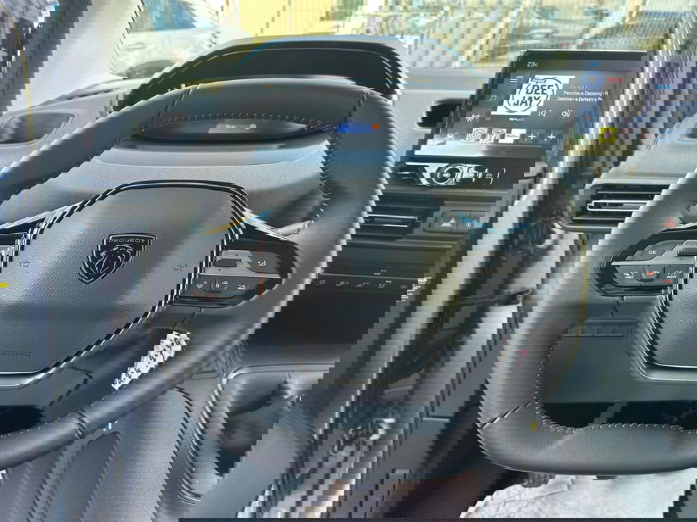 Peugeot Rifter nuova a Salerno (18)