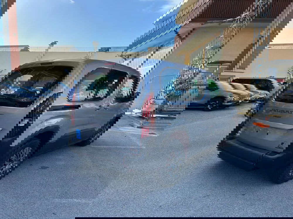 Peugeot Rifter nuova a Salerno (3)