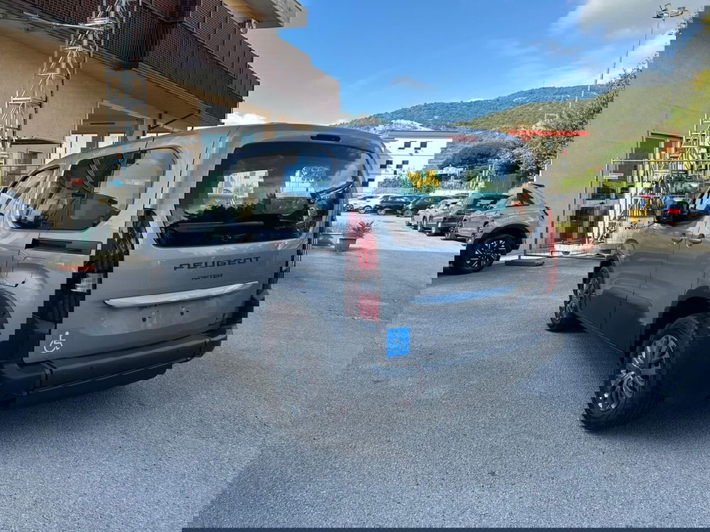 Peugeot Rifter nuova a Salerno (4)