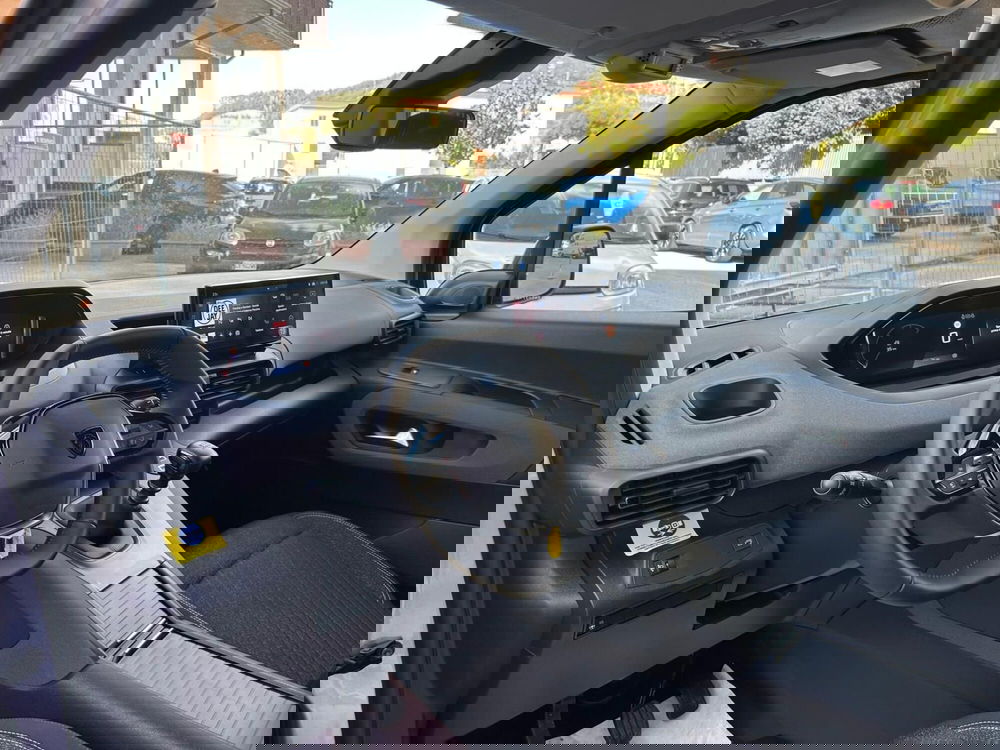 Peugeot Rifter nuova a Salerno (5)