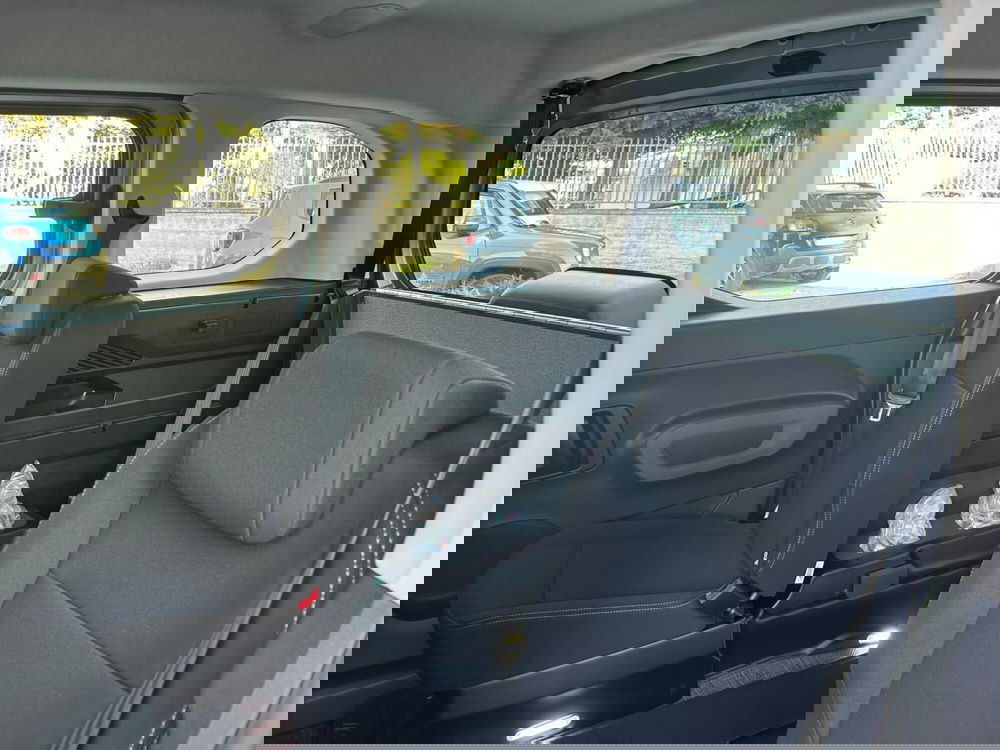 Peugeot Rifter nuova a Salerno (7)