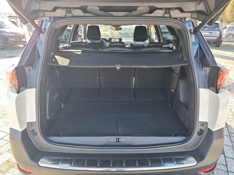 Peugeot 5008 usata a Lucca (12)