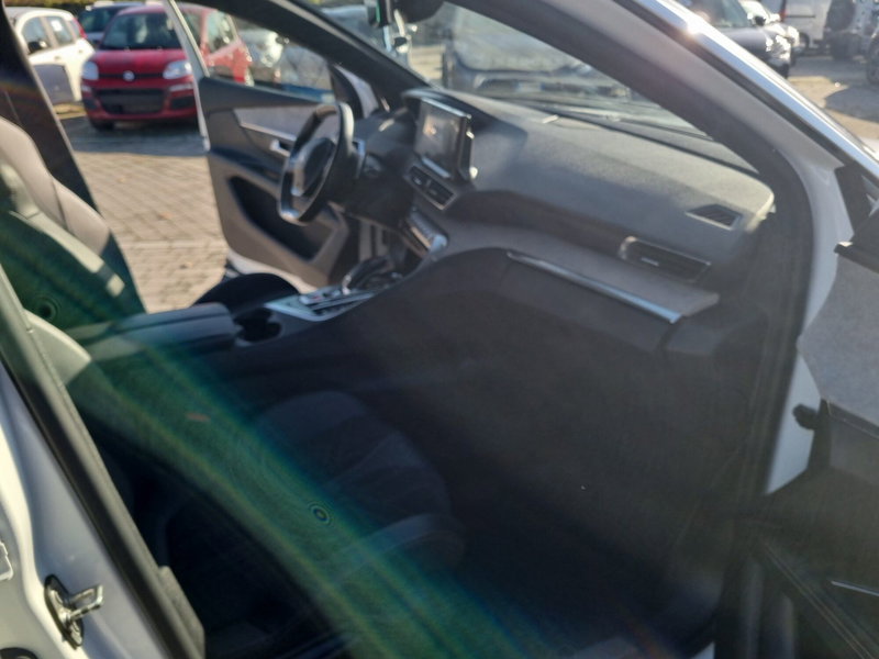 Peugeot 5008 usata a Lucca (16)