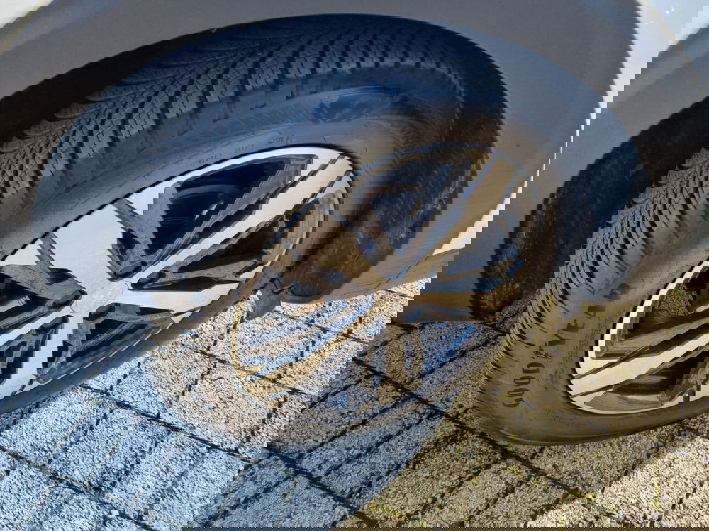 Peugeot 5008 usata a Lucca (17)