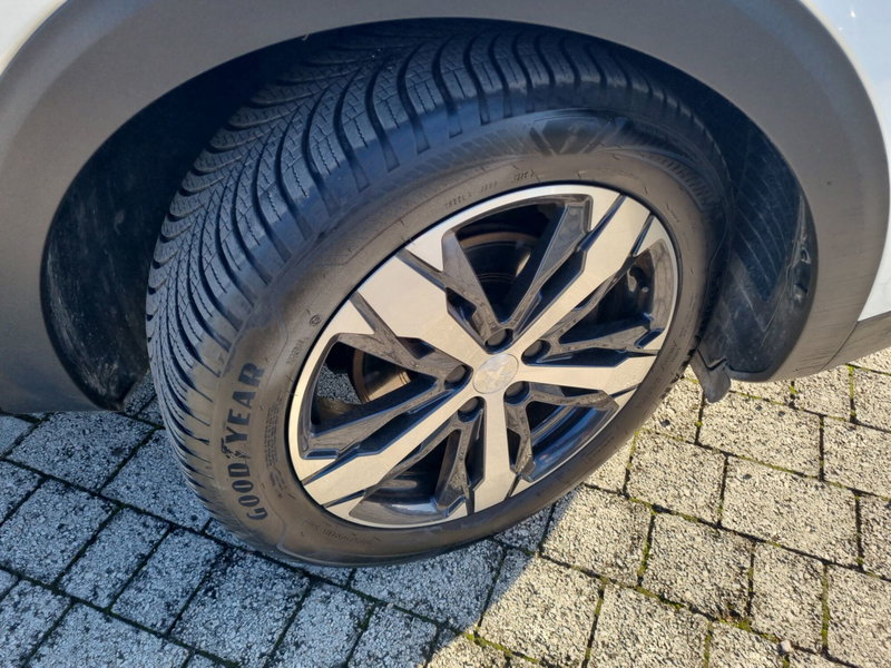 Peugeot 5008 usata a Lucca (17)