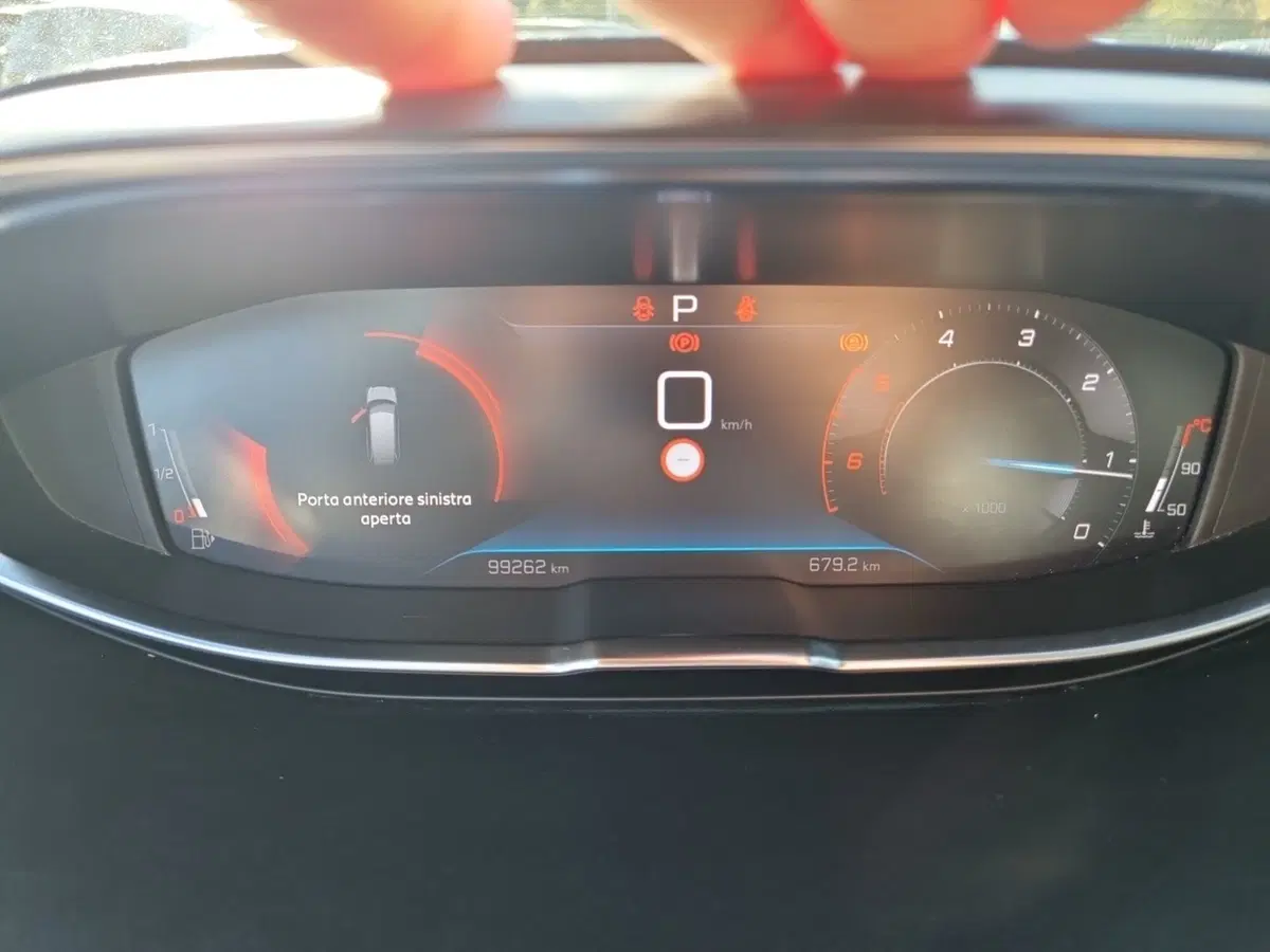 Peugeot 5008 usata a Lucca (8)