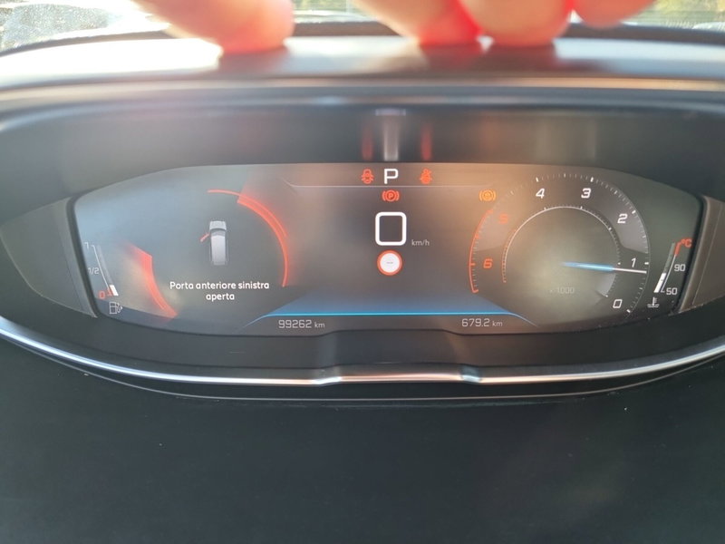 Peugeot 5008 usata a Lucca (8)