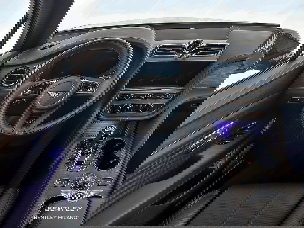 Bentley Bentayga usata a Milano (11)
