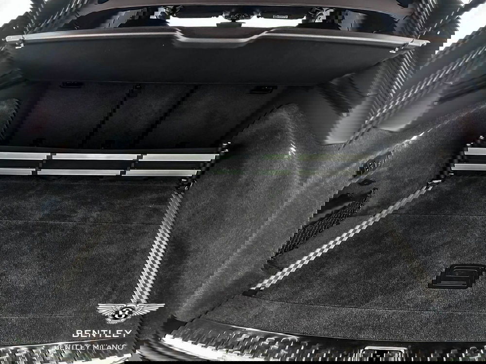 Bentley Bentayga usata a Milano (12)