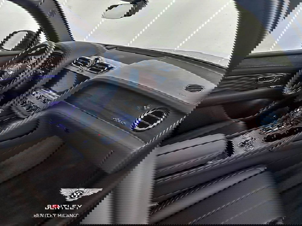 Bentley Bentayga usata a Milano (15)