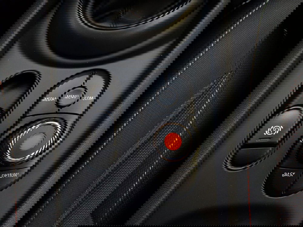 MINI Mini Clubman usata a Bari (12)