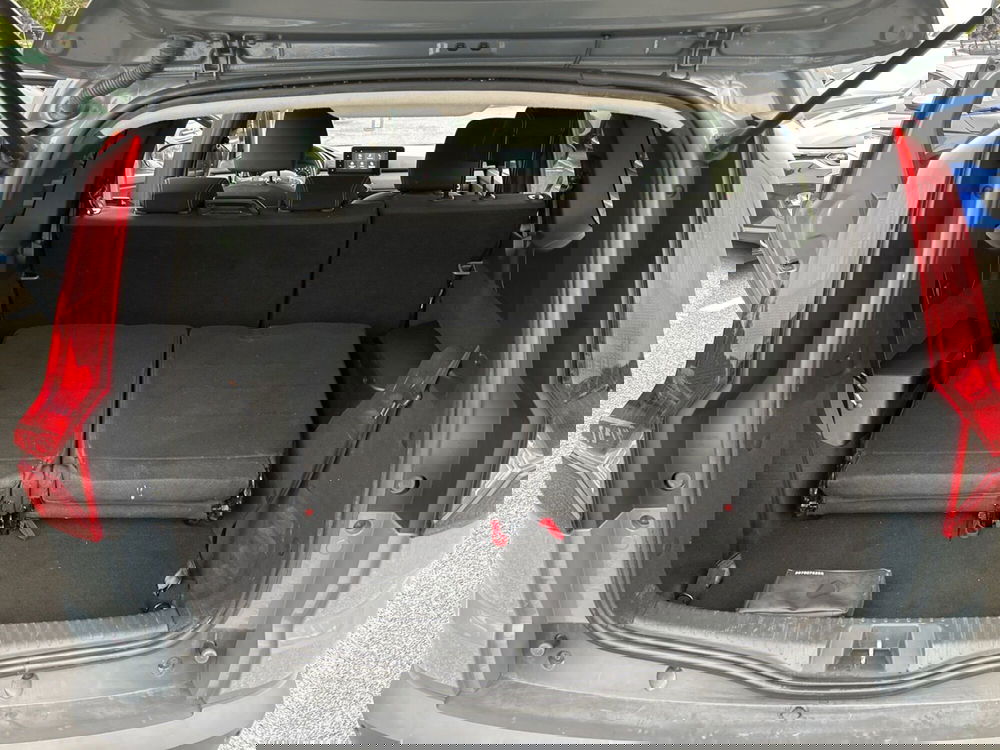 Dacia Jogger usata a Roma (10)