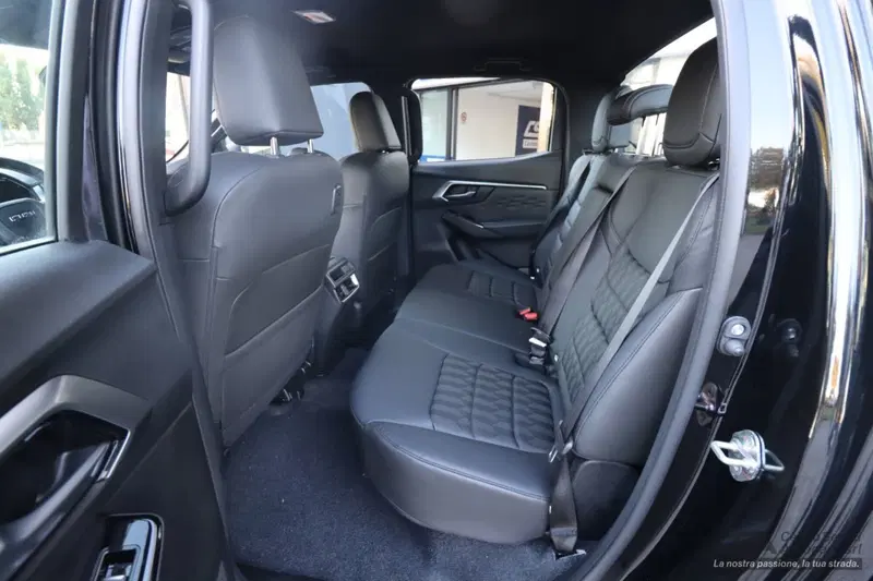 Isuzu D-Max Pick-up nuova a Bologna (13)