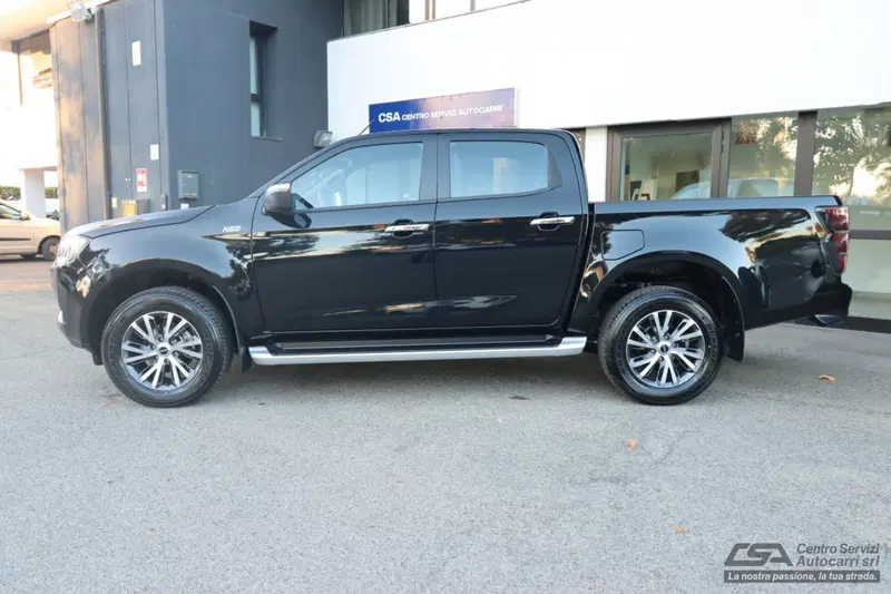 Isuzu D-Max Pick-up nuova a Bologna (6)