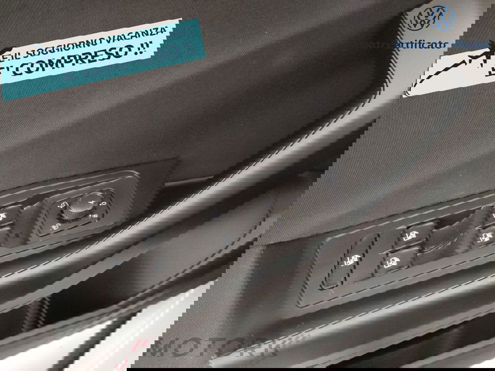 Volkswagen T-Roc usata a Varese (17)