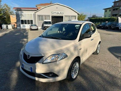 Lancia Ypsilon 1.2 69 CV 5 porte Silver del 2017 usata a Casalgrande