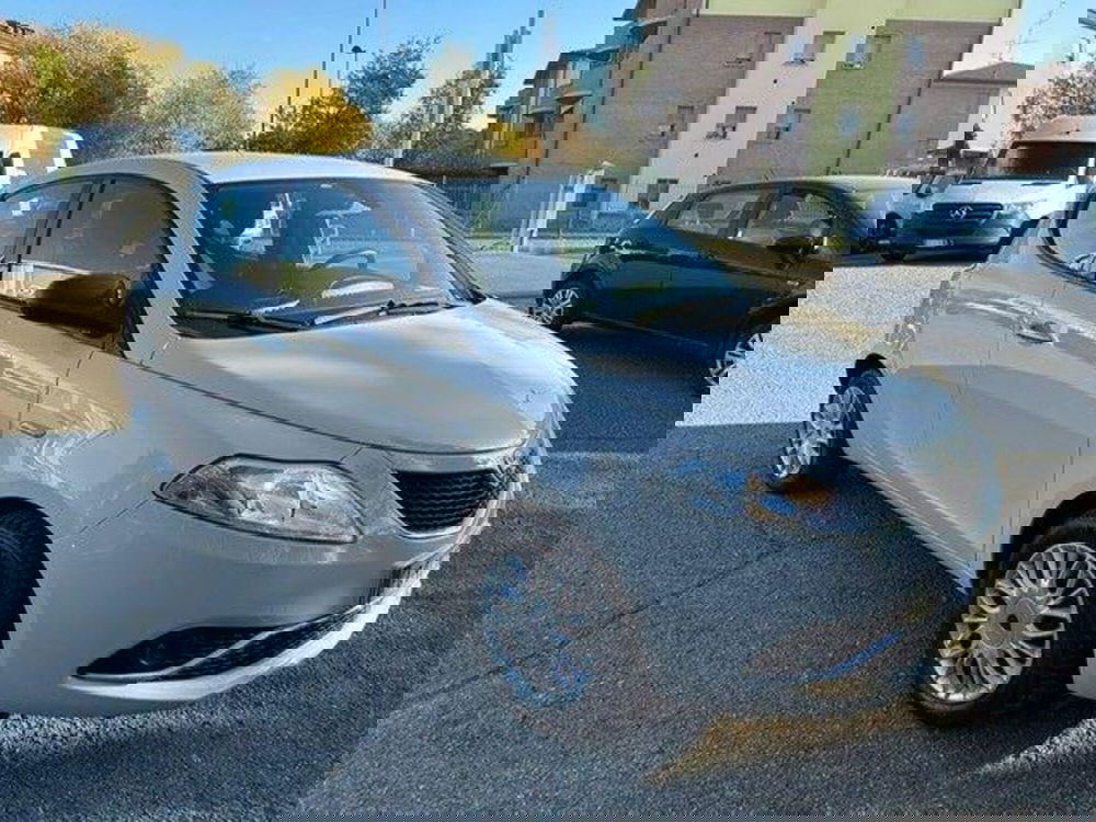 Lancia Ypsilon usata a Reggio Emilia (3)