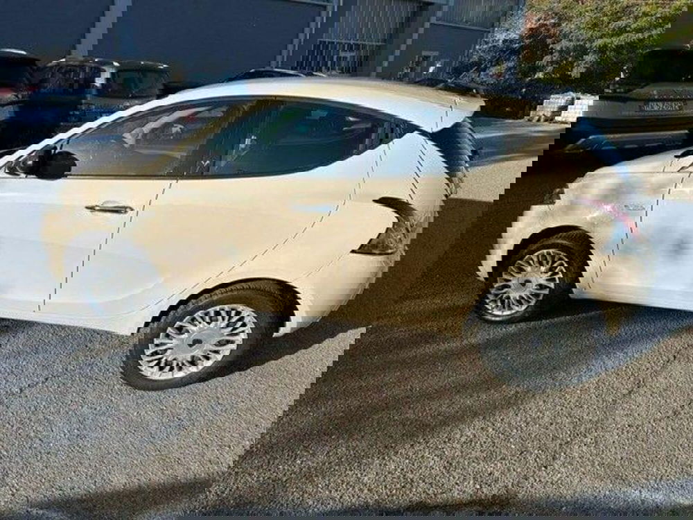 Lancia Ypsilon usata a Reggio Emilia (6)