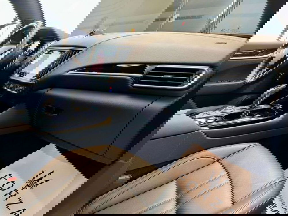 Maserati Levante usata a Torino (13)