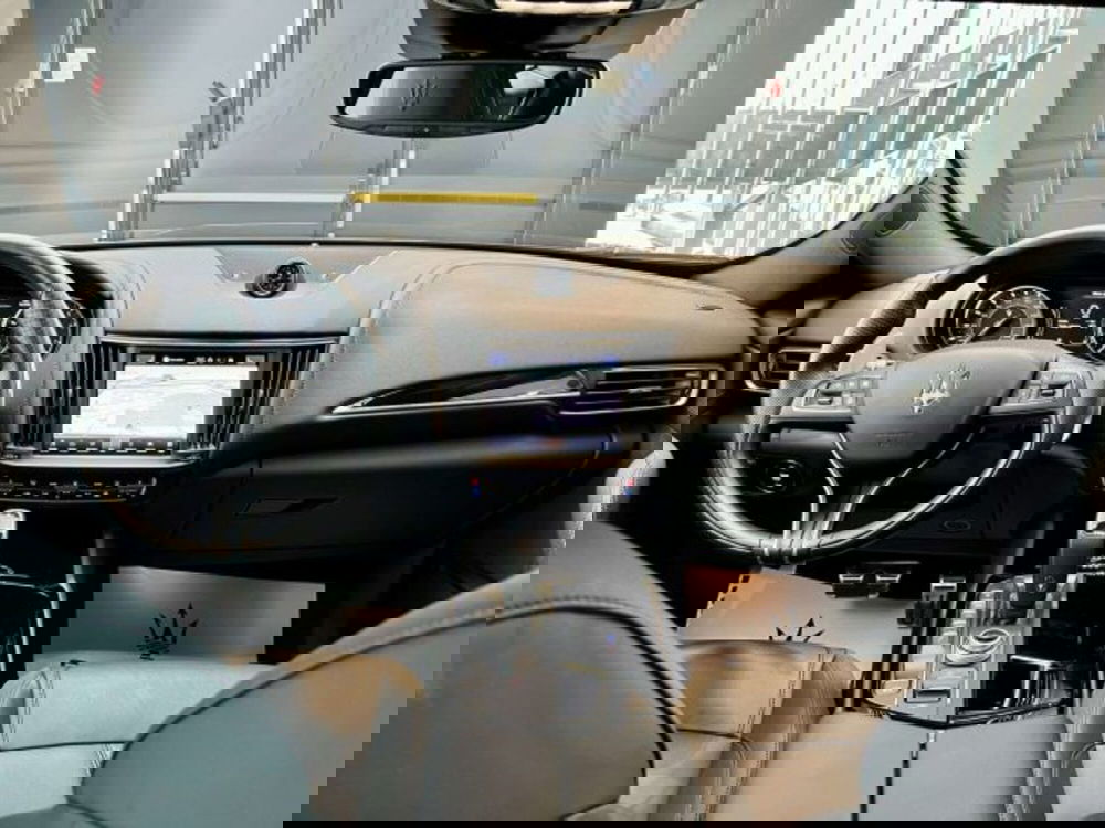 Maserati Levante usata a Torino (14)