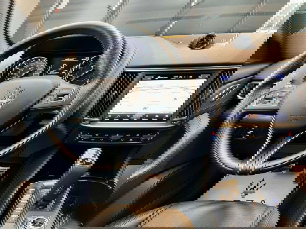 Maserati Levante usata a Torino (15)