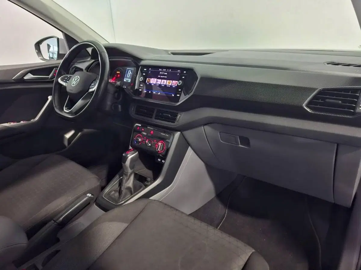 Volkswagen T-Cross usata a Torino (11)