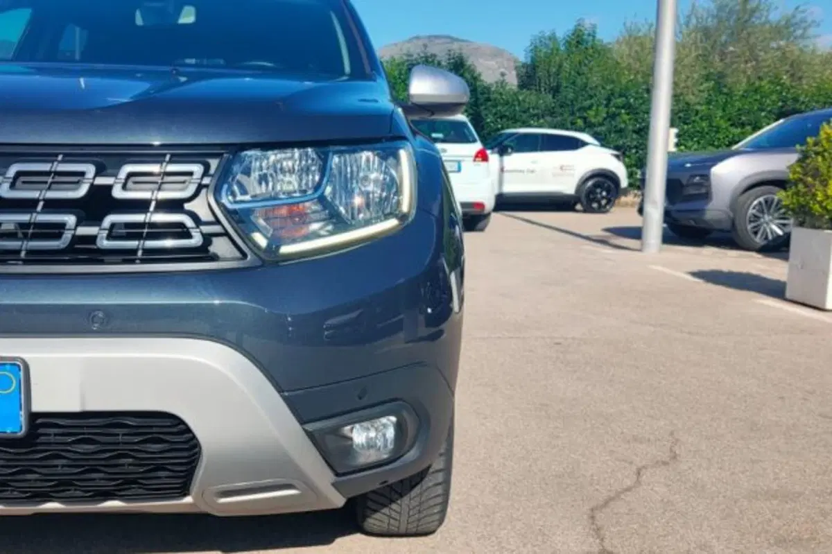 Dacia Duster usata a Latina (11)