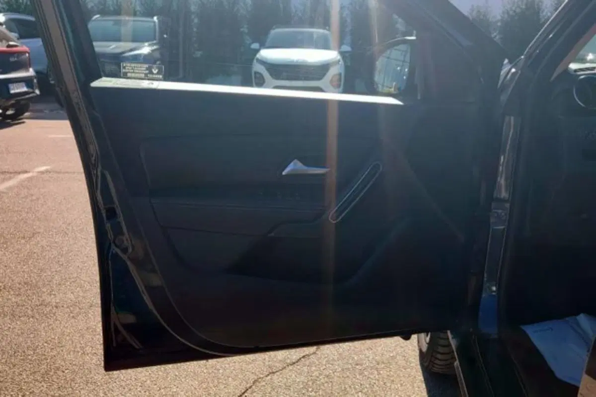 Dacia Duster usata a Latina (12)