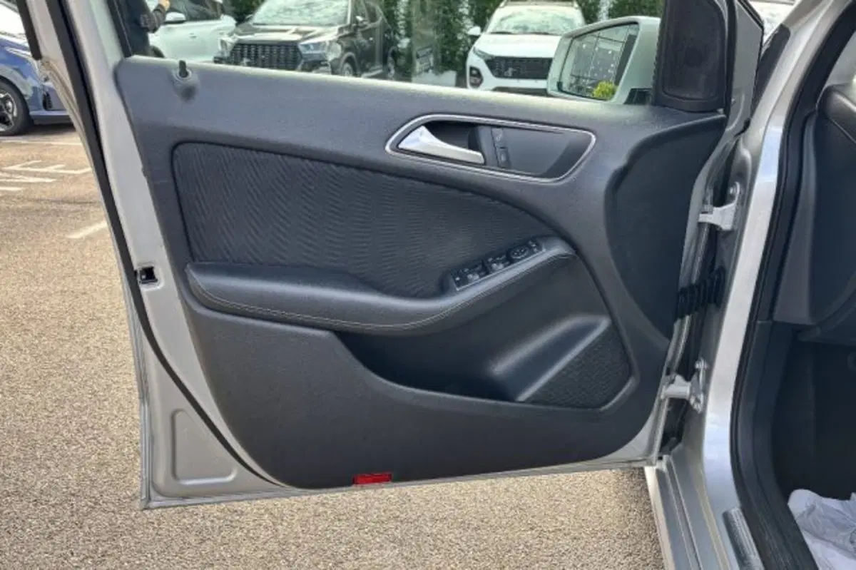 Mercedes-Benz Classe B usata a Latina (12)
