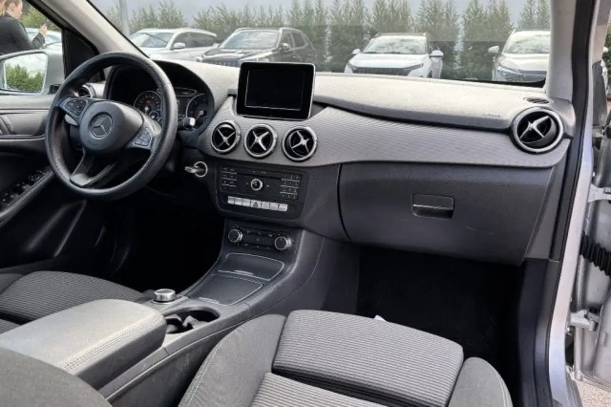 Mercedes-Benz Classe B usata a Latina (9)