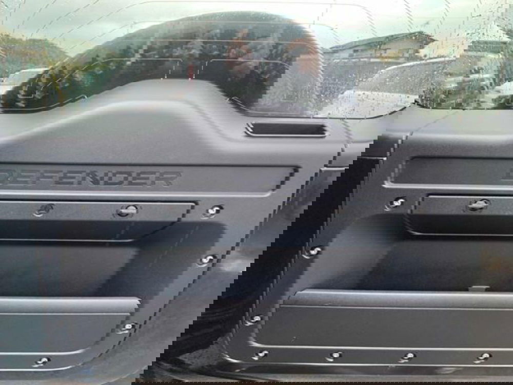 Land Rover Defender usata a Lucca (12)