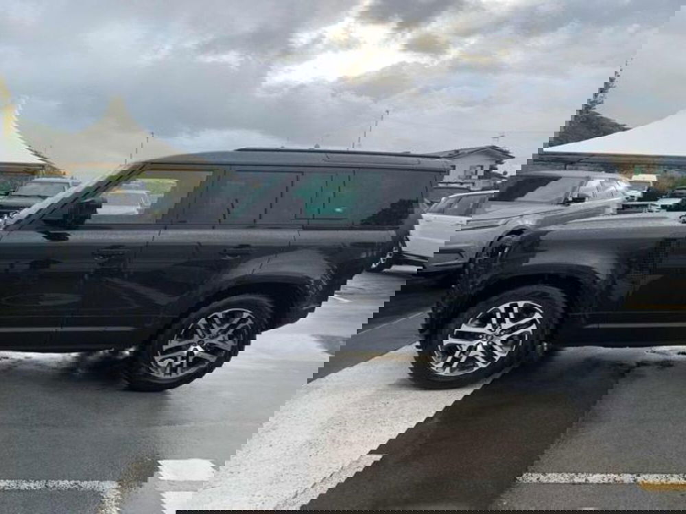 Land Rover Defender usata a Lucca (5)