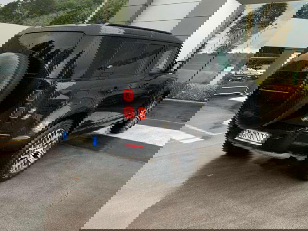 Land Rover Defender usata a Lucca (7)