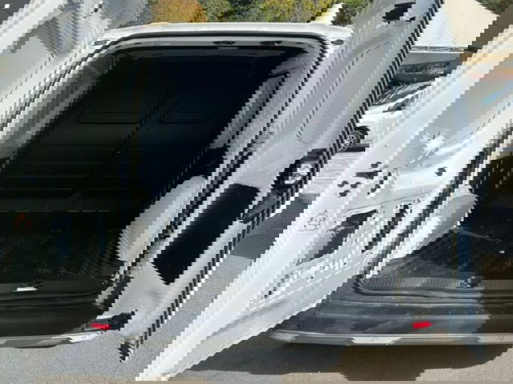 Nissan Townstar usata a Lucca (9)