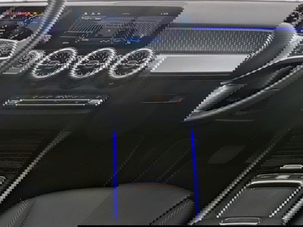 Mercedes-Benz GLB usata a Milano (8)