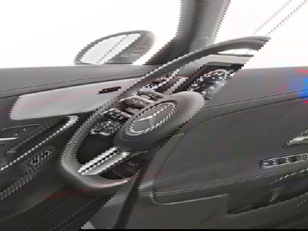 Mercedes-Benz CLA Shooting Brake usata a Milano (9)