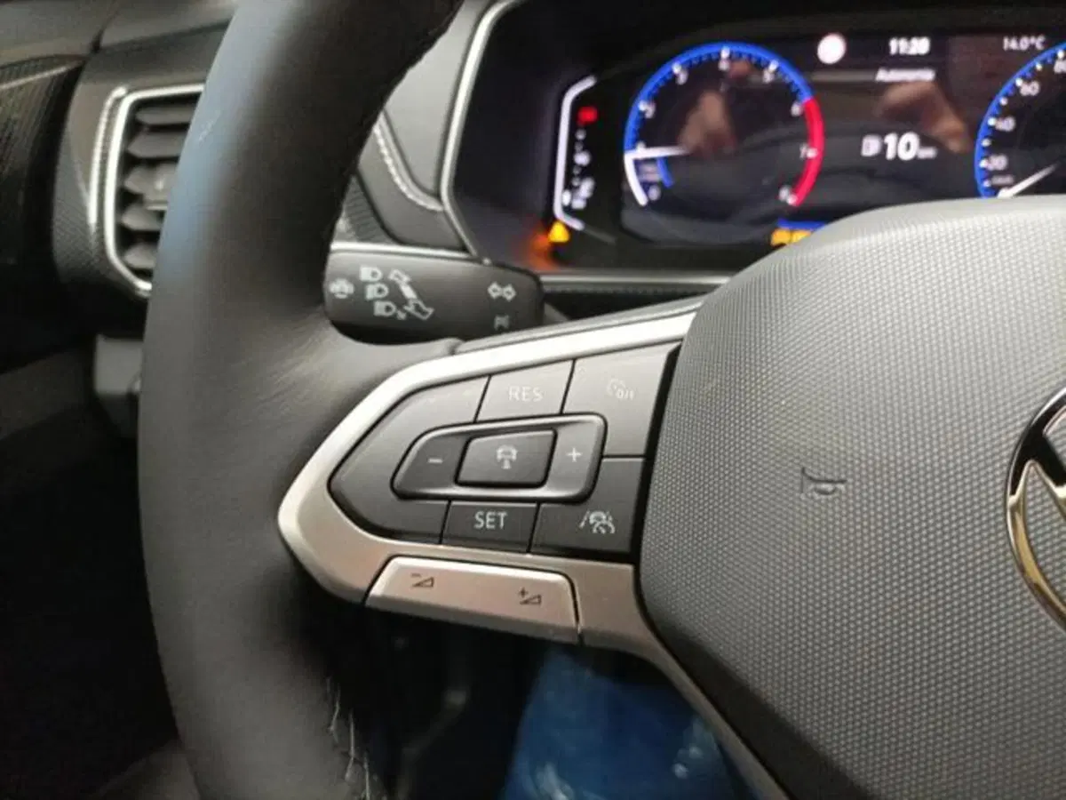 Volkswagen T-Cross nuova a Milano (12)