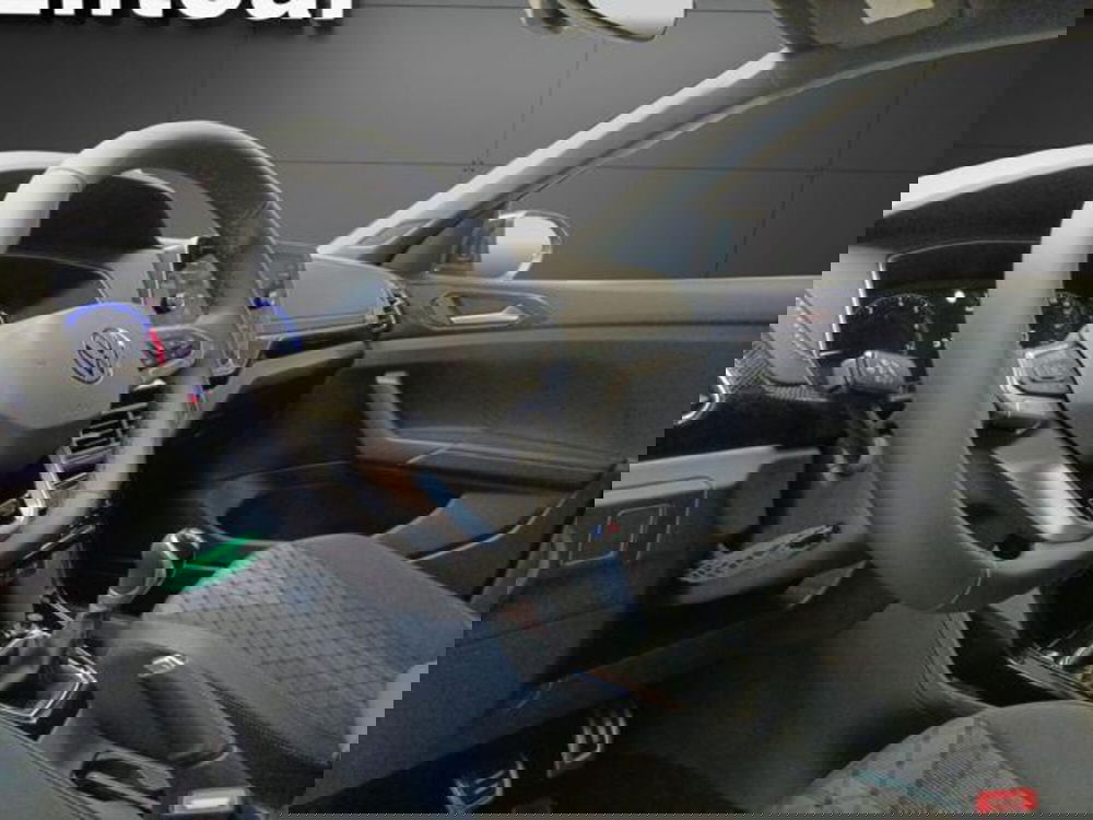 Volkswagen T-Cross nuova a Milano (9)