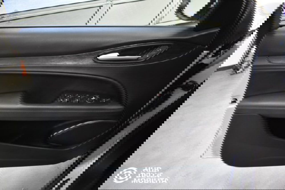 Alfa Romeo Stelvio usata a Perugia (7)
