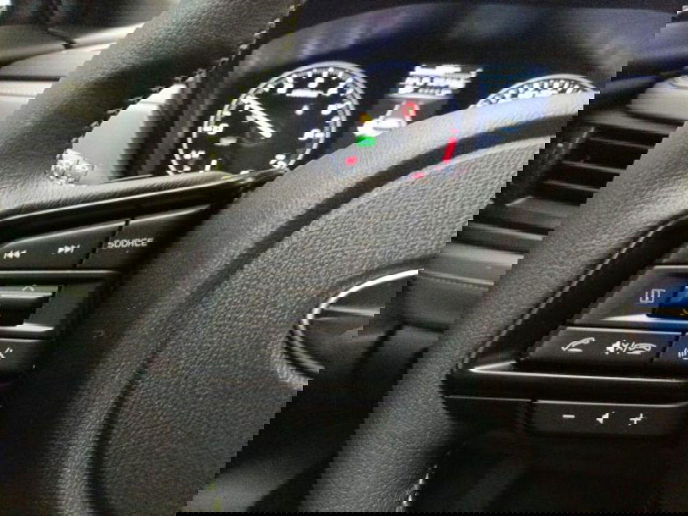 Subaru Forester nuova a Novara (14)